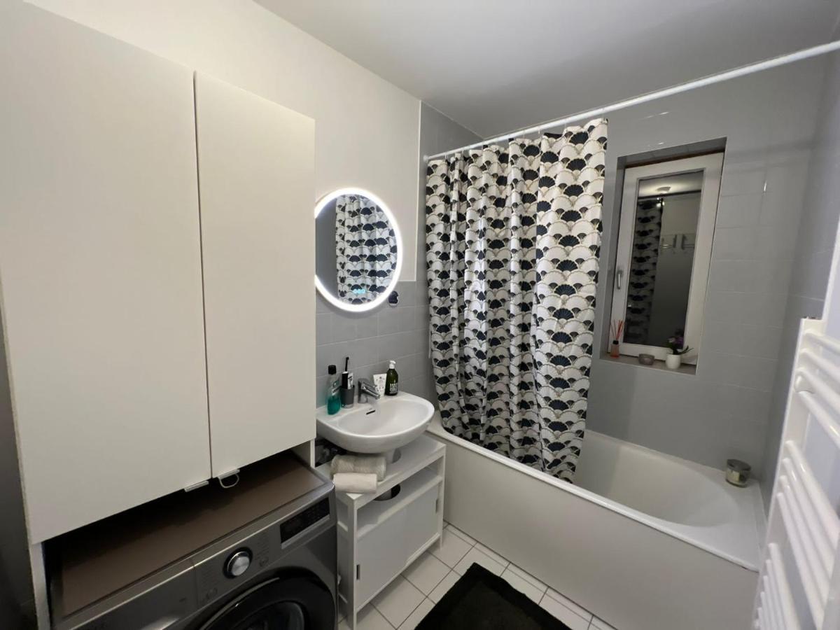 Entire Apartment With Terrace Paris Extérieur photo